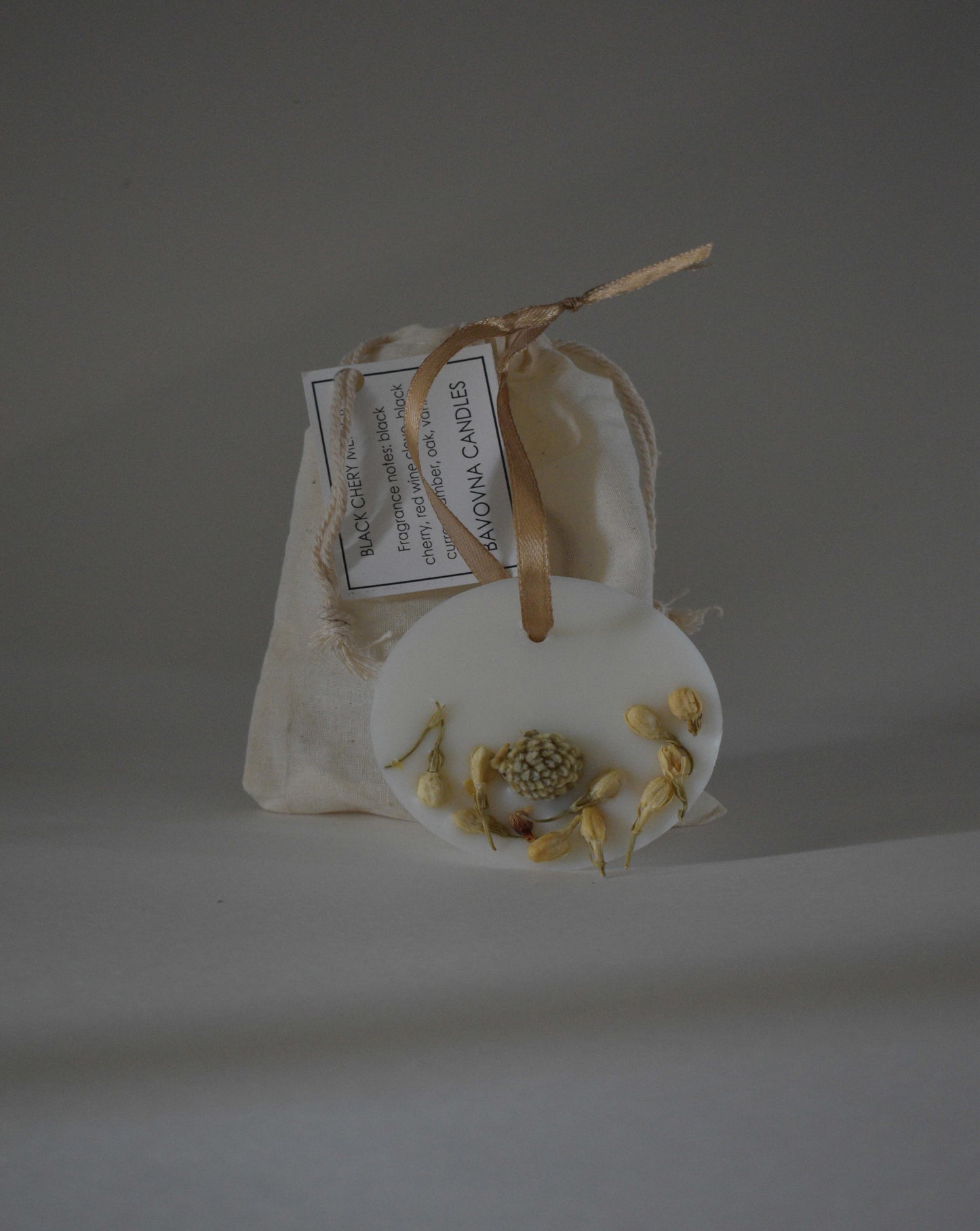 Pure Organic Wax Sachets: Handcrafted Soy wax with Eco-Friendly Custom Packaging